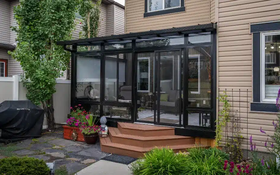 Sunroom_Radus_Model-300_Studio_Exterior-14